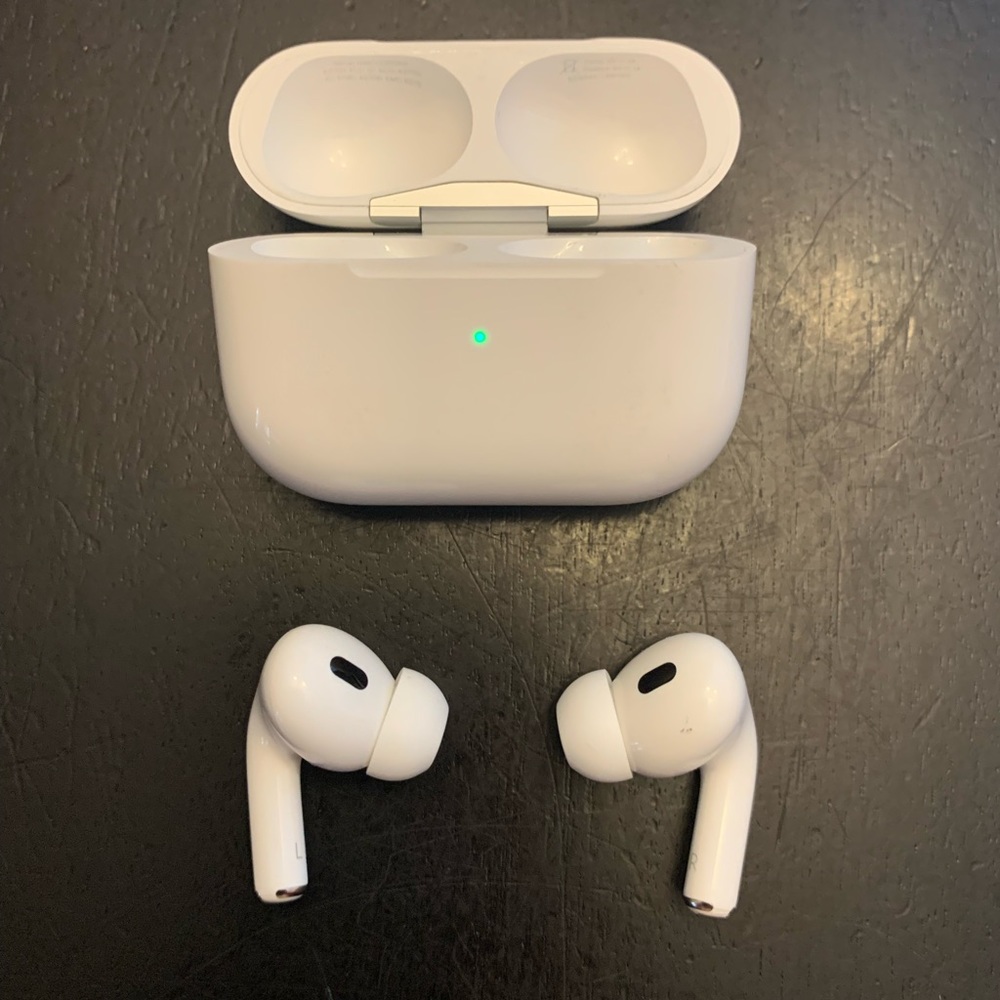 Apple AirPods Pro 2nd generation- excellent condition